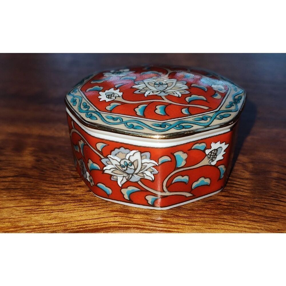 Vintage porcelain trinket box Etude Takahashi San Francisco hand-decorated 1986